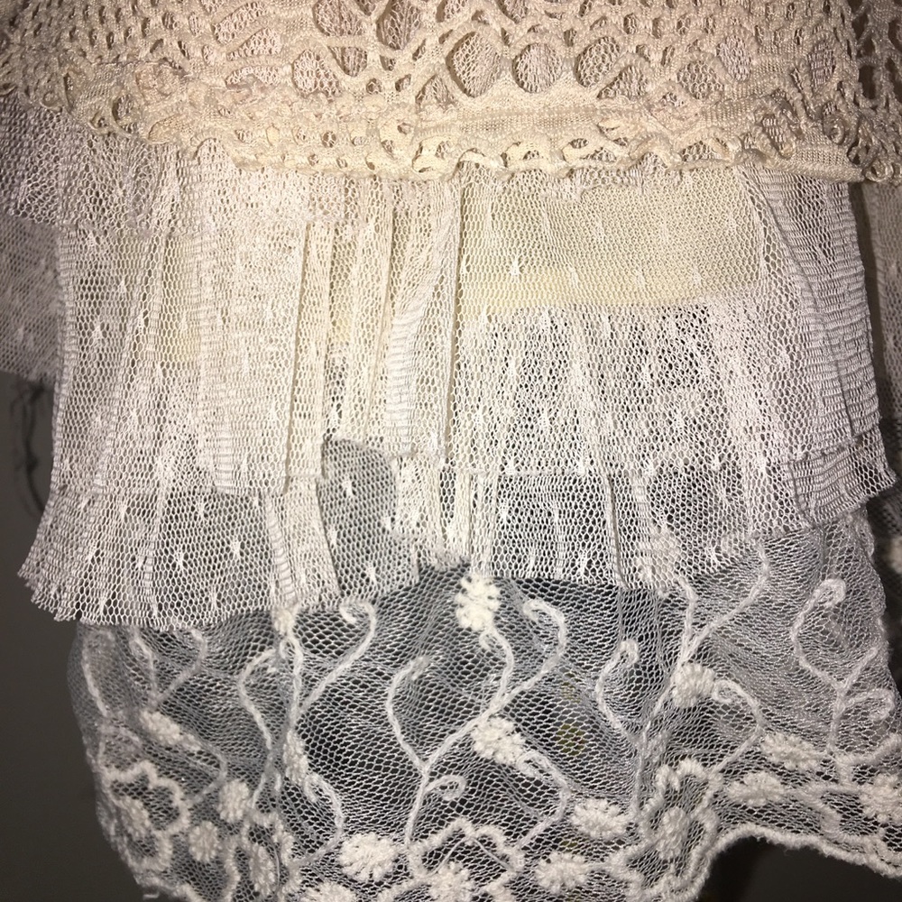 Nanako Beige Sleeveless Lace Victorian Dress - Picture 5 of 6